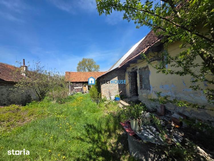 Casă cu 3 camere cu Teren 1100 Mp în Părău