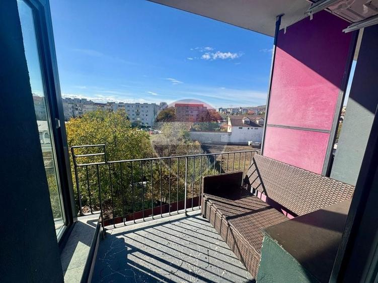 Apartament cu 2 camere semidecomandat în Mărăști