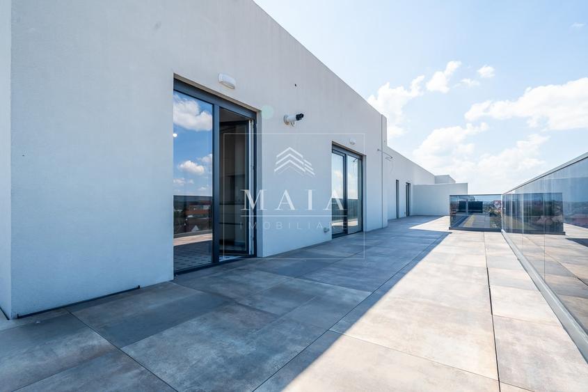 Apartament cu 4 camere decomandat în Central