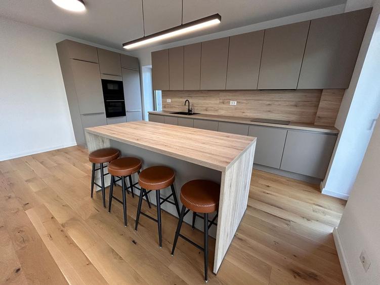 Apartament cu 2 camere semidecomandat, mobilat în Băneasa