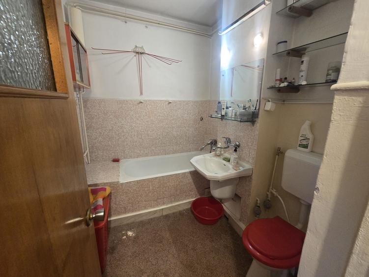 Apartament cu 2 camere semidecomandat în Obor