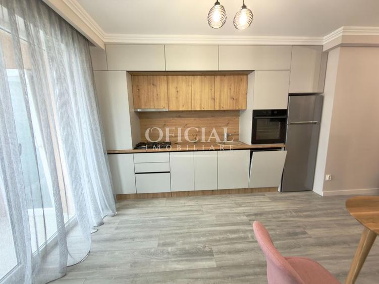 Apartament cu 2 camere semidecomandat, mobilat în Florești