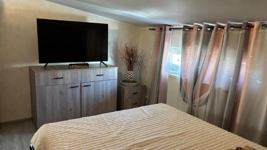Apartament cu 3 camere decomandat, mobilat în Vitan