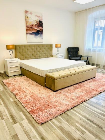 Apartament cu 3 camere decomandat în Central