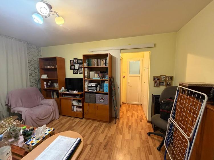 Apartament cu 2 camere semidecomandat, mobilat în Giurgiului