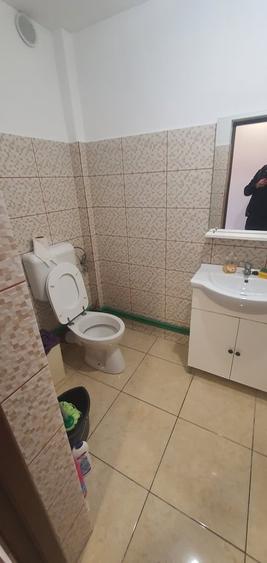 Apartament cu 4 camere decomandat în Fundeni