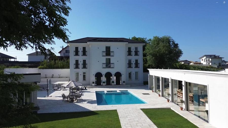 Casă individuală cu 6 camere cu Piscina în Sfântu Ilie