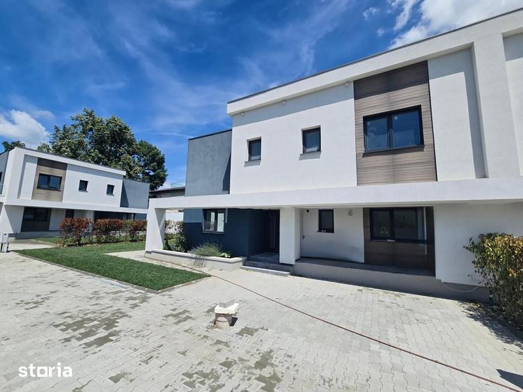 Casă cu 5 camere cu Teren 378 Mp în Corbeanca