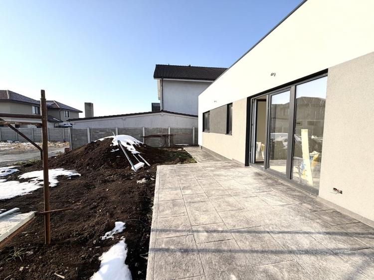 Duplex cu 3 camere cu Canalizare în Dumbrăvița