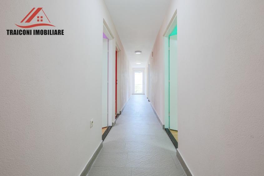 Casă individuală cu 8 camere cu Canalizare în Făget