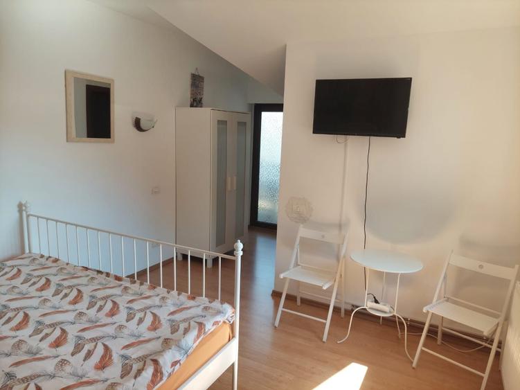 Casă cu 4 camere cu Teren 300 Mp în Central