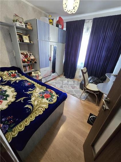 Apartament cu 3 camere decomandat în Mircea cel Bătrân
