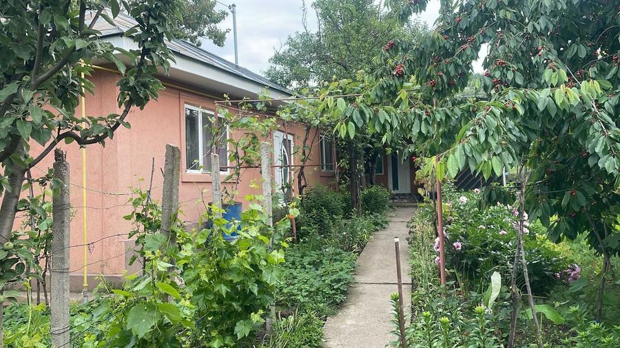 Casă cu 3 camere în Gara Banca