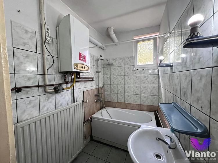 Apartament cu 4 camere decomandat, mobilat în Ștrand