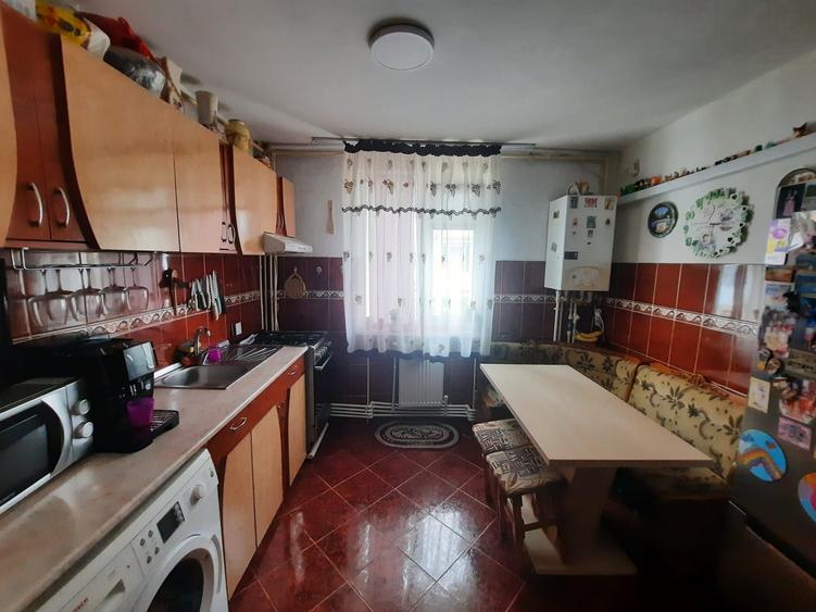 Apartament cu 2 camere decomandat în Dărmănești