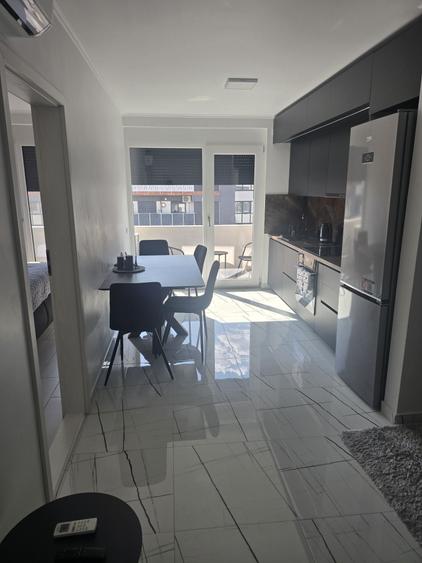 Apartament cu 3 camere decomandat în Lotus