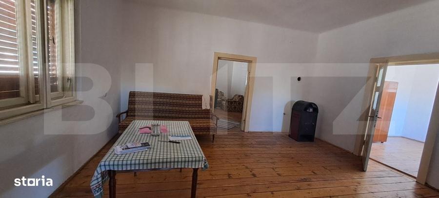 Casă cu 4 camere în Hurez