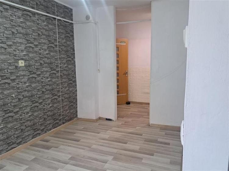 Apartament cu 2 camere decomandat în Lenin