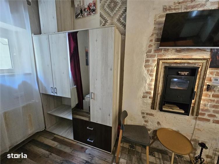 Casă cu 4 camere în Central