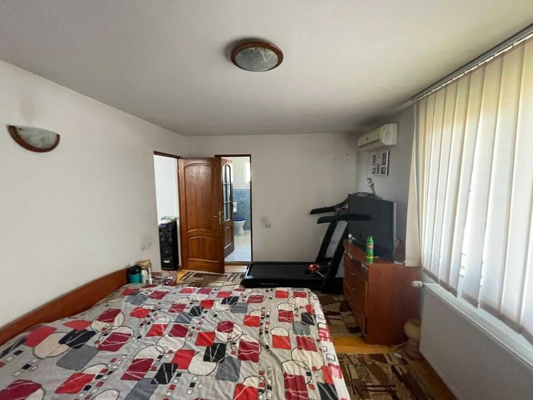 Casă cu 4 camere în Central