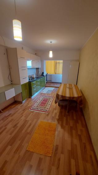 Apartament cu 3 camere decomandat în Popoveni
