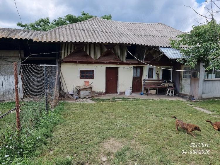 Casă cu 3 camere cu Teren 2138 Mp în Satu Nou