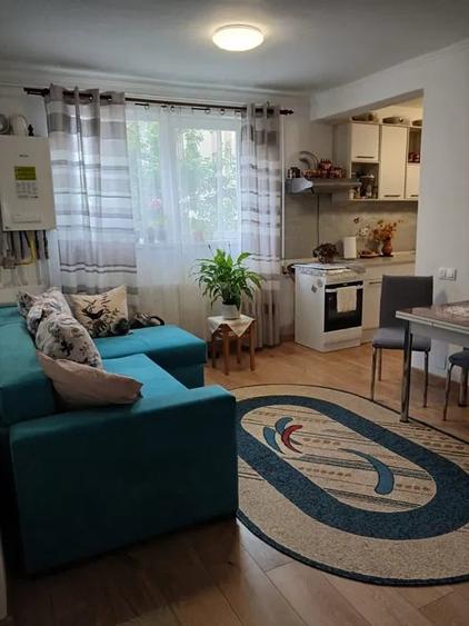 Apartament cu 2 camere semidecomandat, mobilat în Florești — fotografia 1