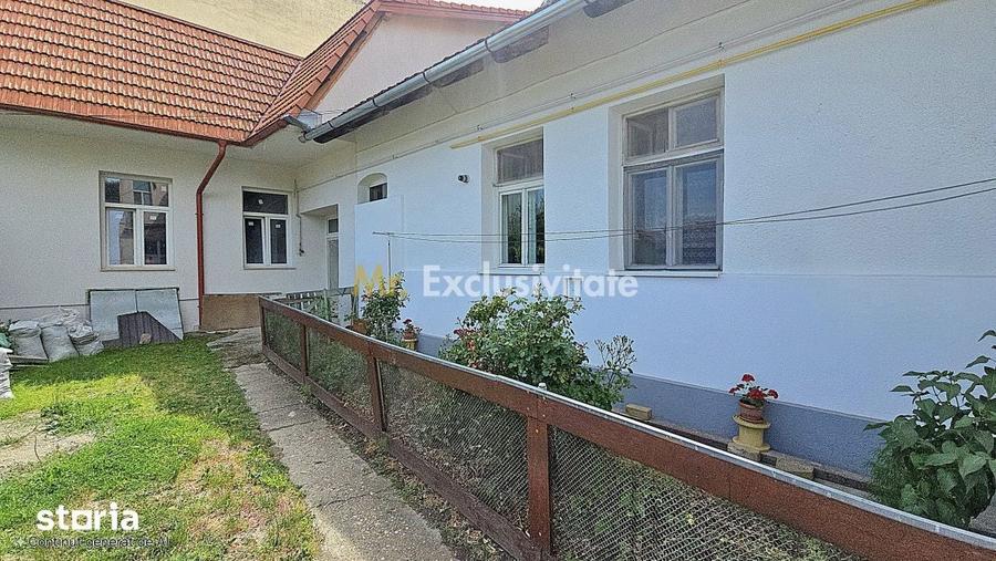 Casă cu 3 camere decomandat cu Teren 970 Mp în Central