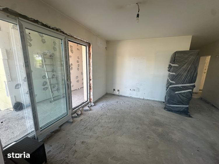 Casă cu 6 camere cu Teren 467 Mp în Crevedia
