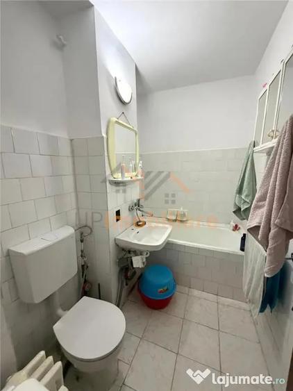 Garsonieră decomandată în Rogerius