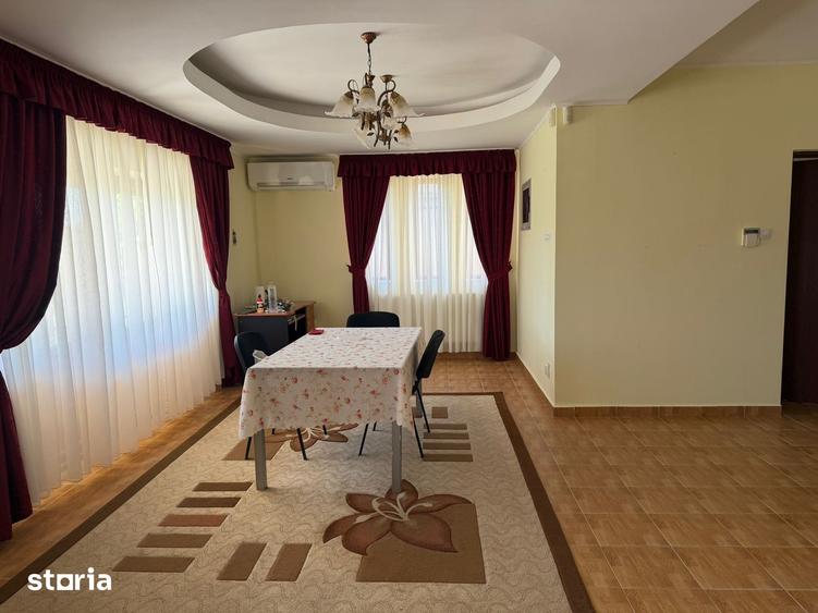 Casă cu 7 camere cu Teren 1000 Mp în Miroslava