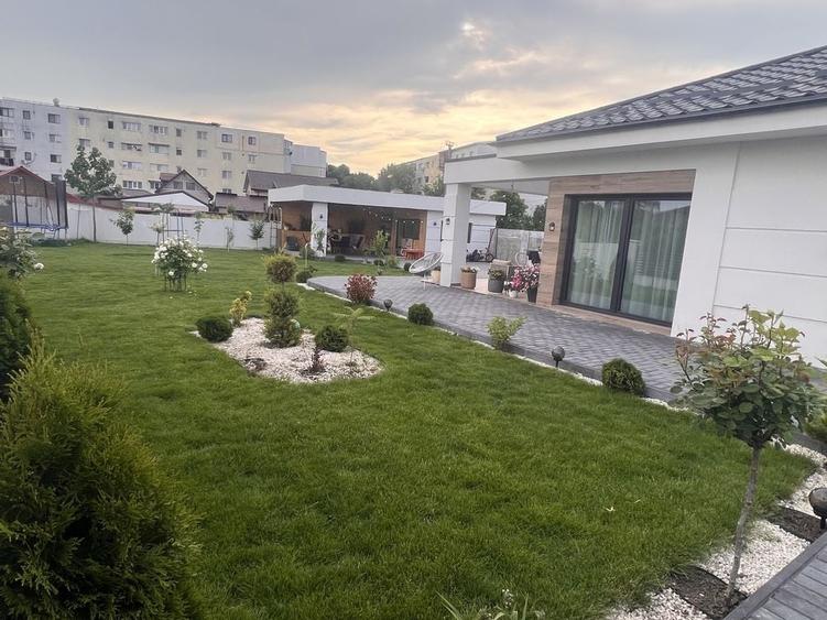 Casă cu 4 camere în Central