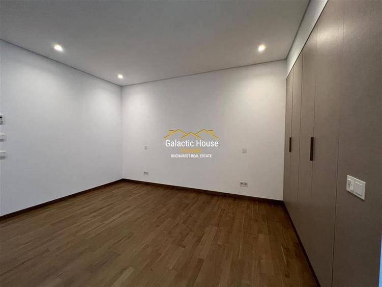 Apartament cu 5 camere decomandat în Primăverii