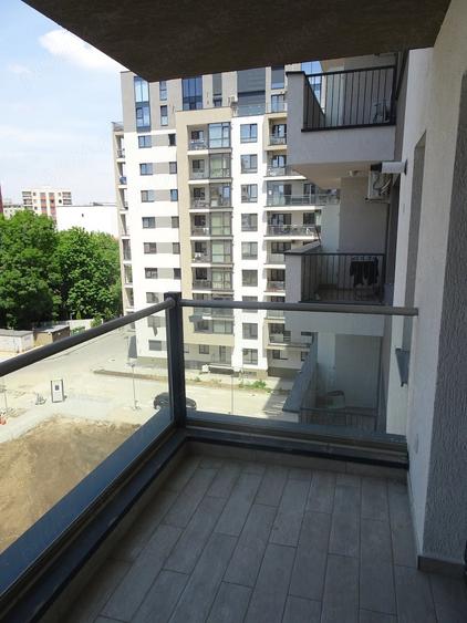 Garsonieră decomandată în Central