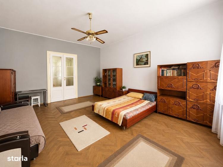 Apartament cu 4 camere în Centrul Istoric
