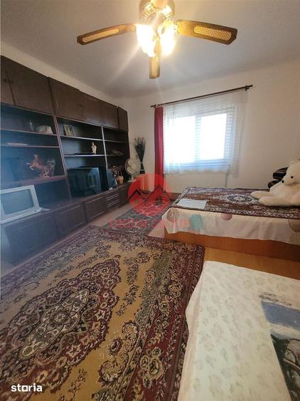 Casă cu 4 camere cu Teren 2500 Mp în Agigea