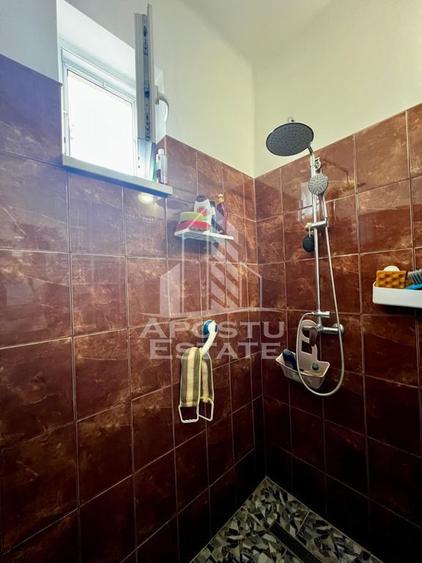 Casă cu 2 camere cu Canalizare în Central