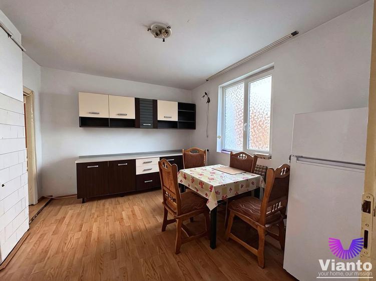 Apartament cu 4 camere decomandat, mobilat în Ștrand