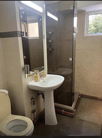 Apartament cu 2 camere decomandat în Frații Golești