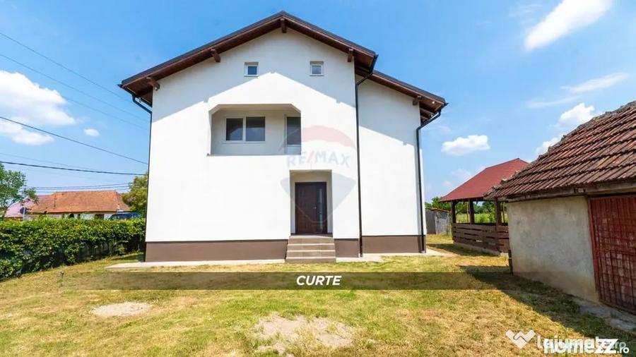 Casă cu 5 camere cu Teren 600 Mp în Mireșu Mare