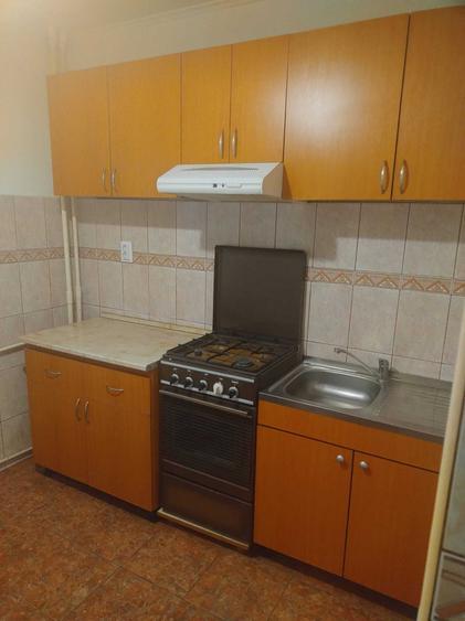 Dau in chirie apartament decomandat 2 camere mobilat/utilat - zona centrala/Emanuel/Lotus 2 - 4