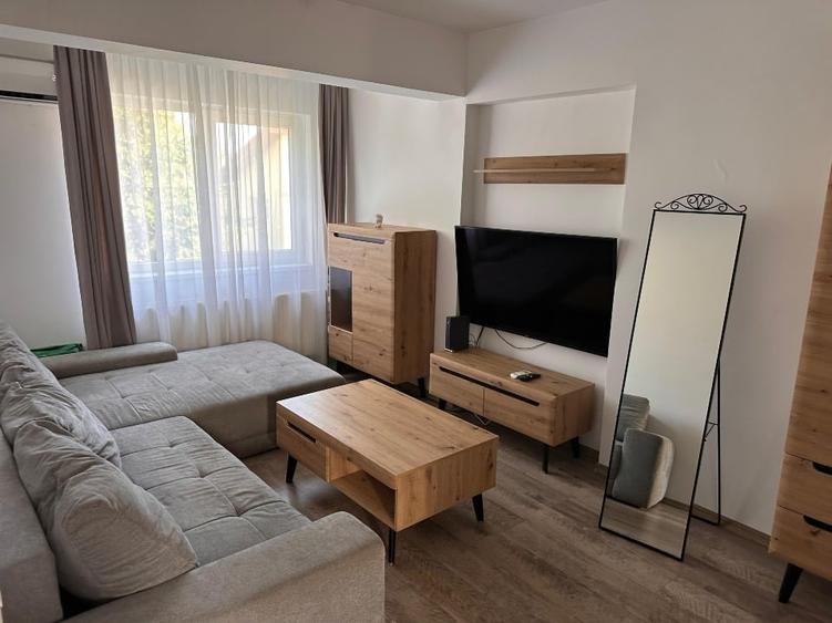 Apartament cu 2 camere semidecomandat, mobilat în Grozăvești