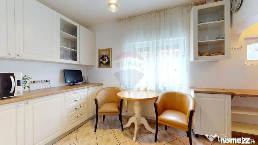 Casă cu 7 camere cu Teren 286 Mp în Platoul Izvor