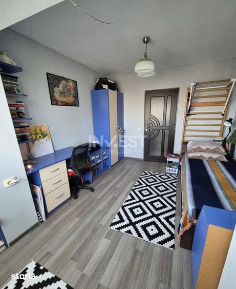 Apartament cu 4 camere semidecomandat, mobilat în Tătărași