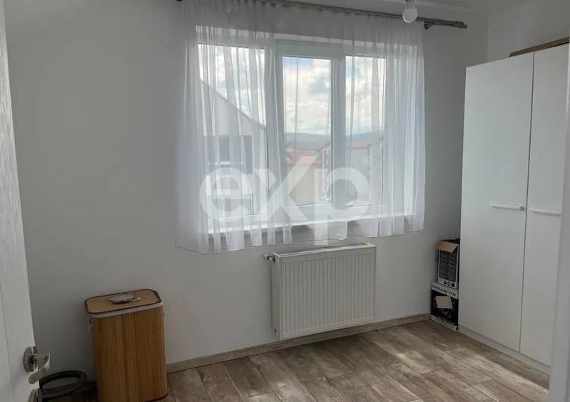 Apartament cu 2 camere semidecomandat, mobilat în Florești