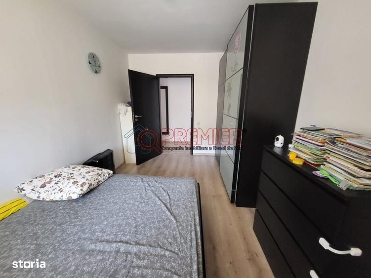 Apartament cu 3 camere decomandat în Apărătorii Patriei