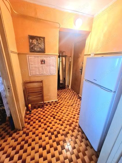 Apartament cu 3 camere semidecomandat în Viziru 1
