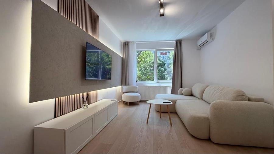 Apartament semidecomandat în Lujerului