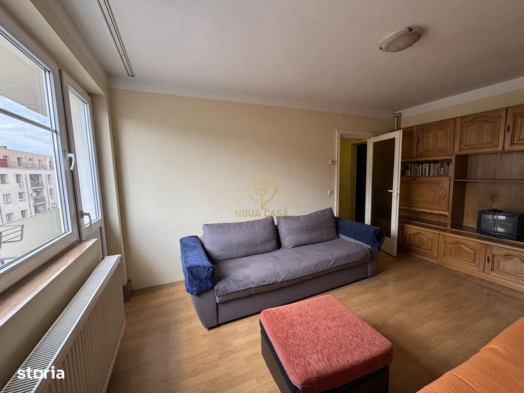 Apartament cu 3 camere semidecomandat în Horea