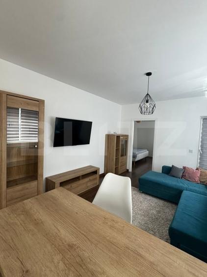 Apartament cu 2 camere semidecomandat, mobilat în Florești